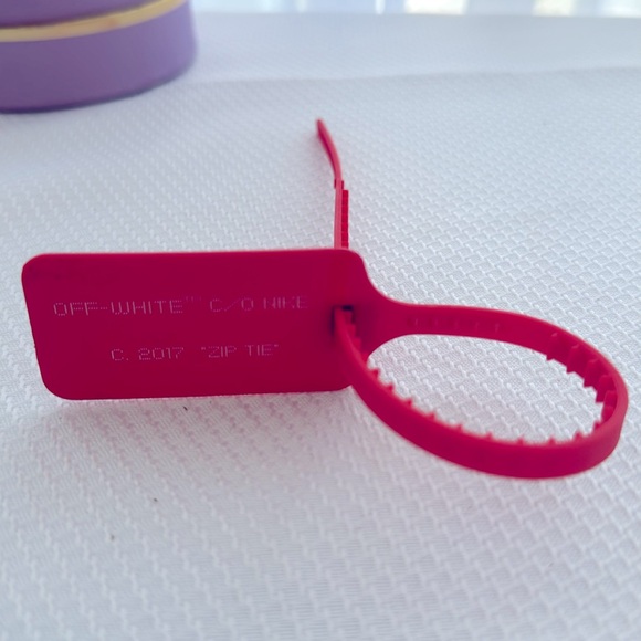 2017 off-White x Air VaporMax ‘The Ten’ size 9 - Picture 10 of 11